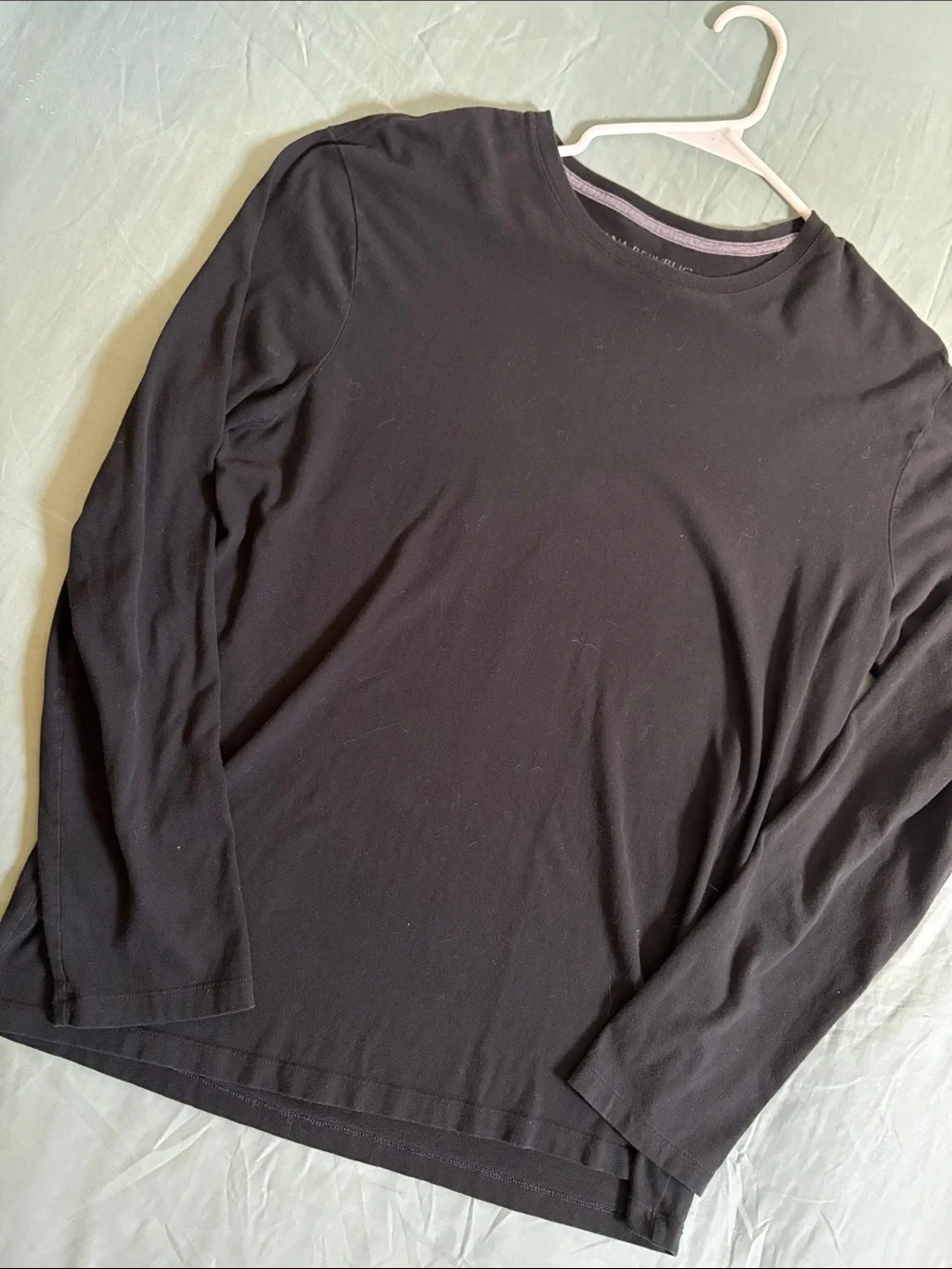 Banana Republic Black Long Sleeve Crewneck Tee